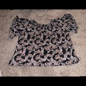 XL Cato floral top.  Short bell sleeves.  Elastic collar can be off shoulder